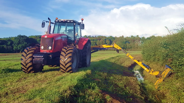 Flail Hedge cutting & flail bank ditch mowing